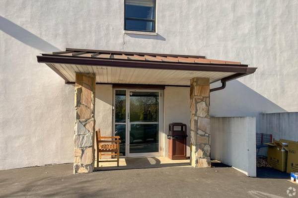 160 Commack RD, Commack, NY 11725