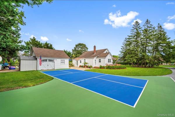 31 Liberty ST, Westhampton Beach, NY 11978
