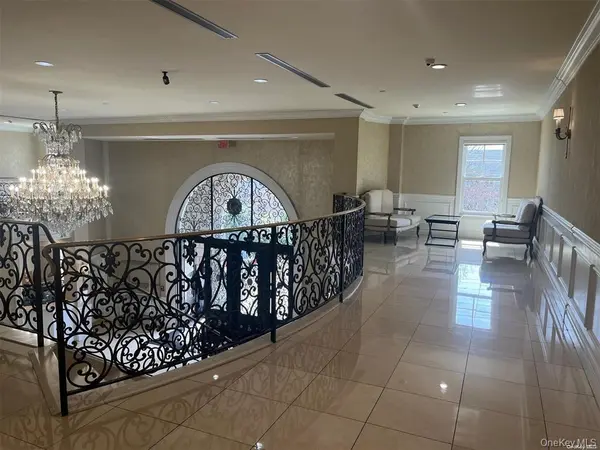 260 Central #135, Lawrence, NY 11559