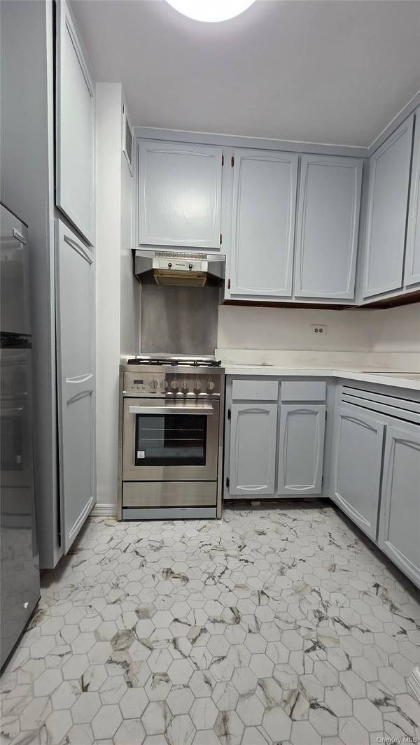 70-25 Yellowstone BLVD #24B, Forest Hills, NY 11375