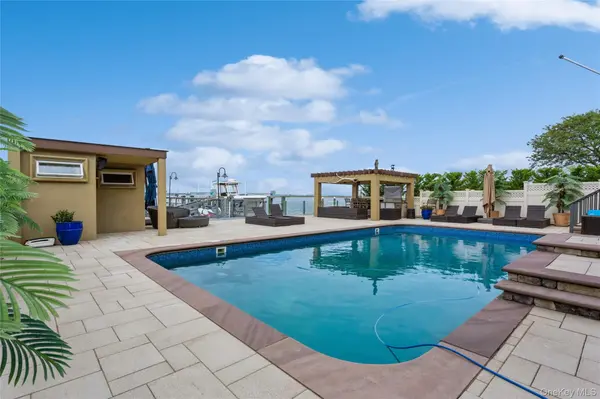 319 Harbor DR, Lido Beach, NY 11561