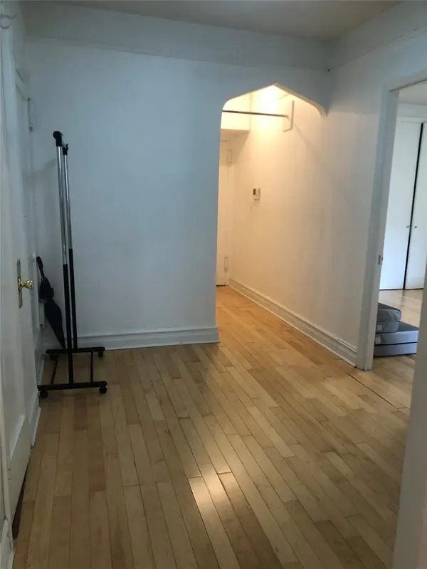 35-05 72 ST #2C, Jackson Heights, NY 11372