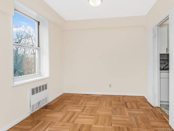 679 W 239th ST #1C, Bronx, NY 10463