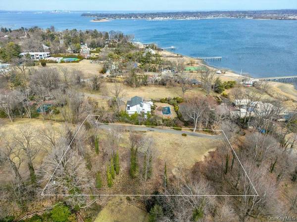 36 Pheasant Run LN, Great Neck, NY 11024