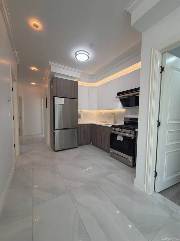 71-37 166 ST, Fresh Meadows, NY 11354