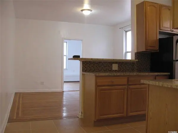 21-07 38 ST, Astoria, NY 11105