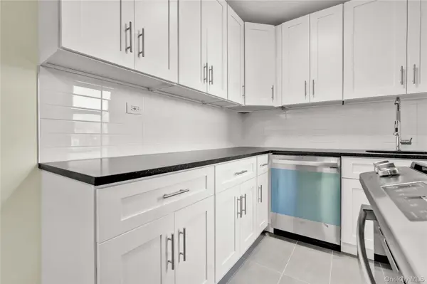 10 E 43rd ST #4K, Brooklyn, NY 11203