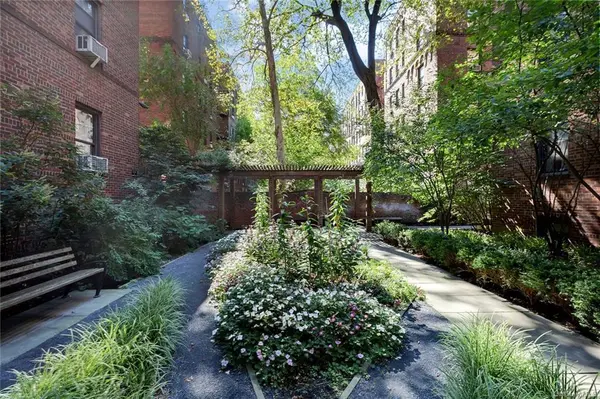 8310 35 AVE #3-O, Jackson Heights, NY 11372