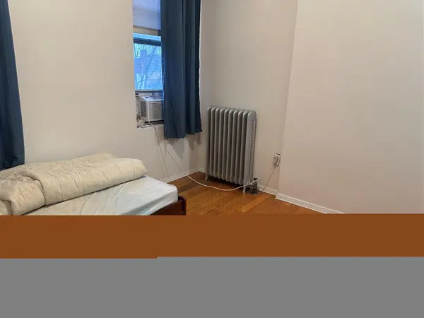 3060 Steinway ST, Astoria, NY 11103