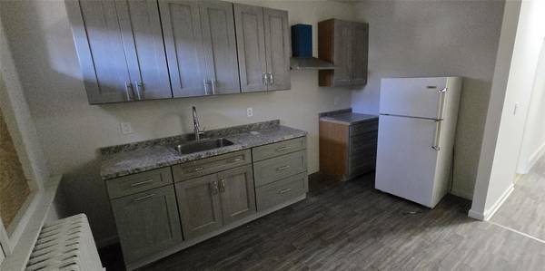 85 City TER, Newburgh, NY 12550