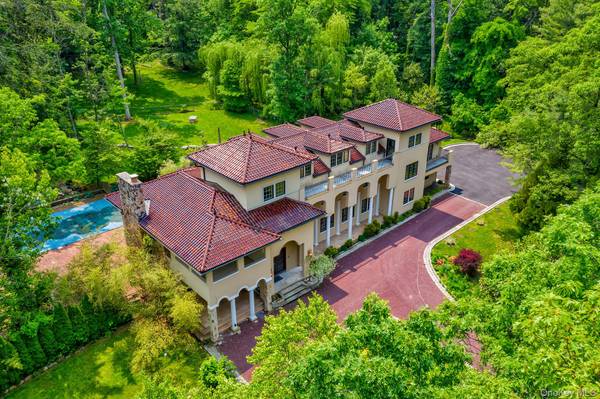 262 Harbor Acres RD, Port Washington, NY 11050