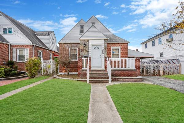 121-16 198th ST, Springfield Gardens, NY 11413