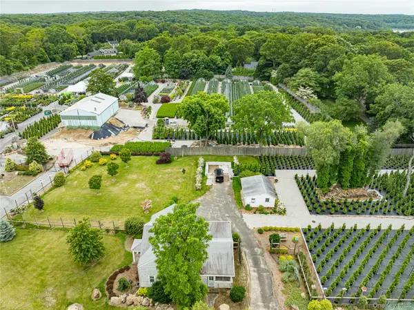185-191 N Country RD, Mount Sinai, NY 11766