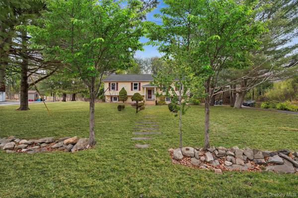 4 Thistle LN, Middletown, NY 10940