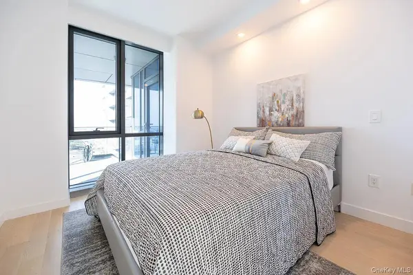 33-66 Farrington STRM #10I, Flushing, NY 11354