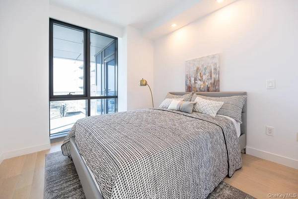 33-66 Farrington STRM #10I, Flushing, NY 11354