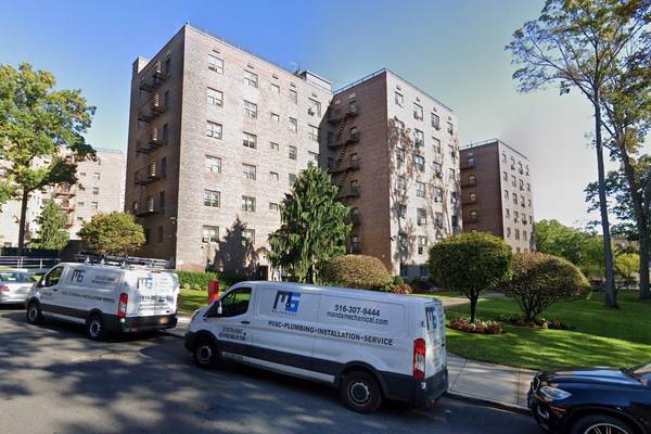 87-40 Francis Lewis BLVD #B42, Queens Village, NY 11427