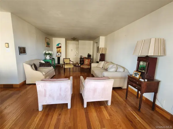 18-15 215th ST #6 M, Bayside, NY 11360