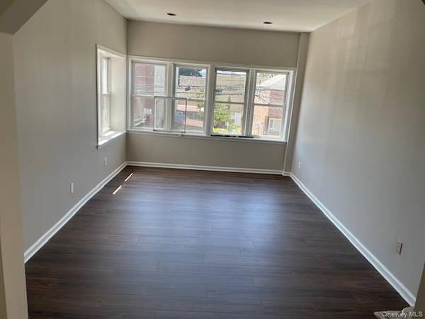 2010 Hobart AVE, Bronx, NY 10461