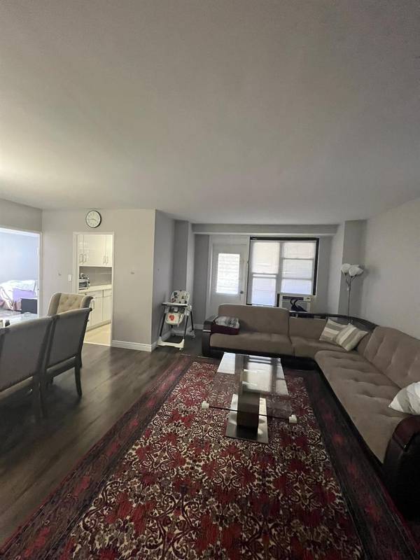 61-55 98 ST #1D, Rego Park, NY 11374