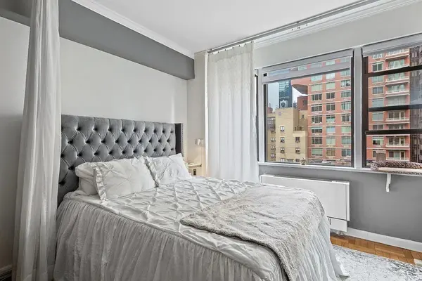 240 46 #10E, New York (manhattan), NY 10017
