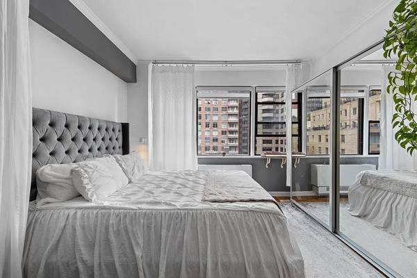240 46 #10E, New York (manhattan), NY 10017