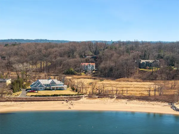 15 Hoffstot LN, Sands Point, NY 11050