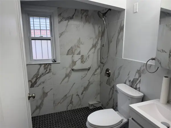 120-47 228 ST, Cambria Heights, NY 11411