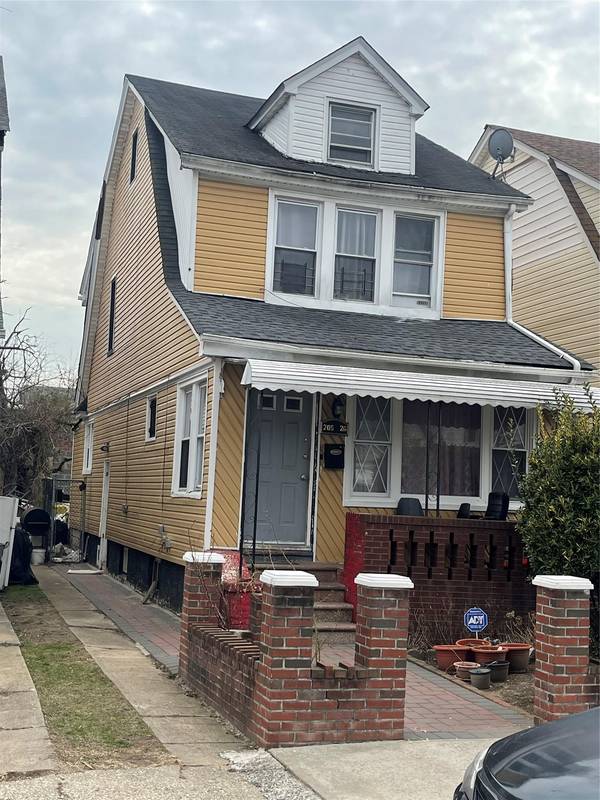 205-26 116th RD, Saint Albans, NY 11412