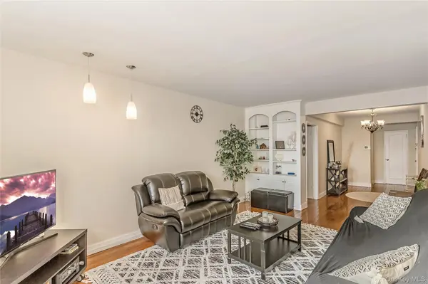 32-22 92 ST #603, East Elmhurst, NY 11369