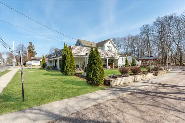 13100 Main Road, Mattituck, NY 11952