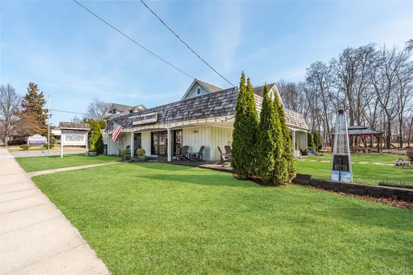 13100 Main Road, Mattituck, NY 11952