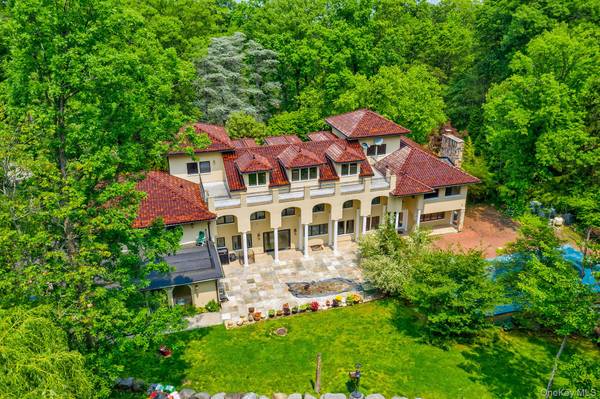 262 Harbor Acres RD, Port Washington, NY 11050