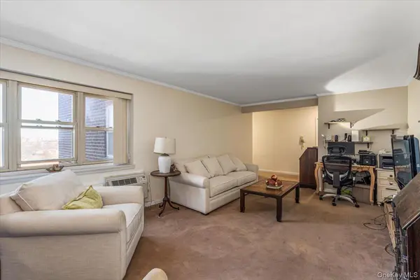 144-60 Gravett RD #6F, Flushing, NY 11367