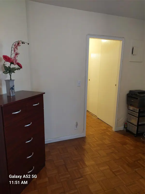 220-55 46 AVE ##6F, Bayside, NY 11361