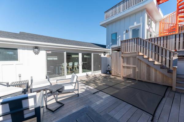 64 Bungalow WALK, Ocean Beach, NY 11770