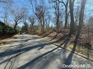 Seacrest Drive, Lloyd Harbor, NY