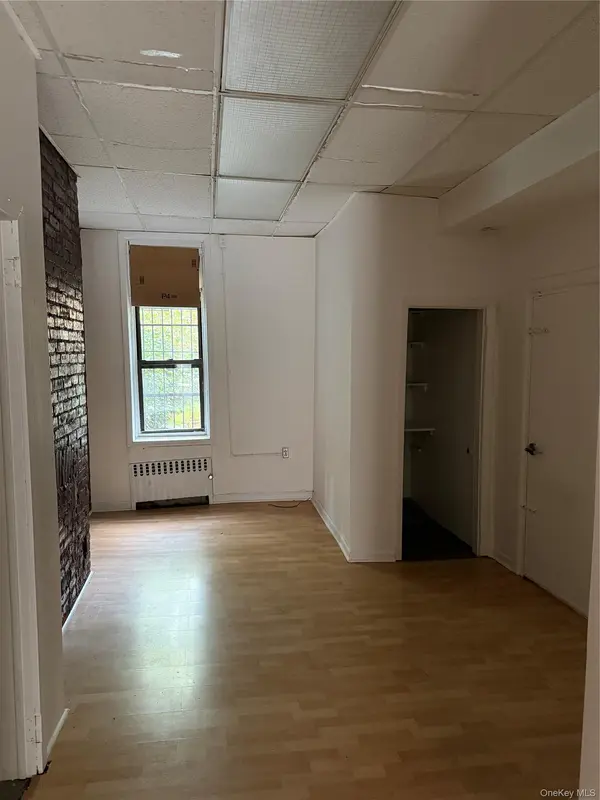 447 West 50th ST, New York (manhattan), NY 10019