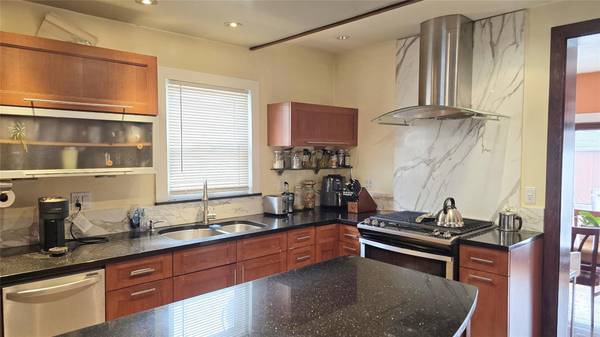 56-14 184 ST, Fresh Meadows, NY 11365
