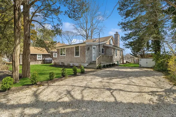 80 Towd Point RD, Southampton, NY 11968