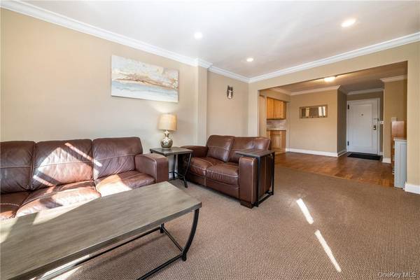 50 White Oak ST #3G, New Rochelle, NY 10801