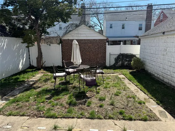 11583 220th ST, Cambria Heights, NY 11411