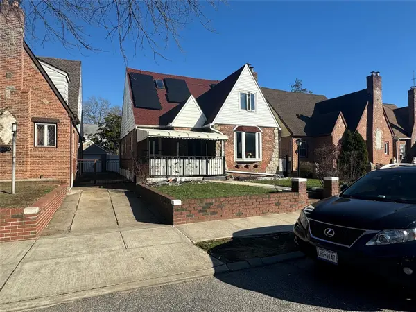 11583 220th ST, Cambria Heights, NY 11411