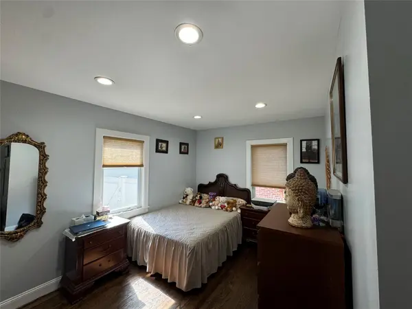 11583 220th ST, Cambria Heights, NY 11411