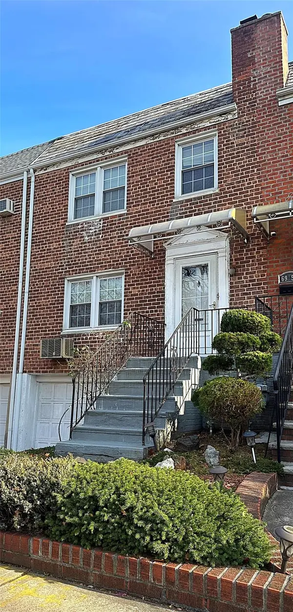 6957 197th ST, Fresh Meadows, NY 11365