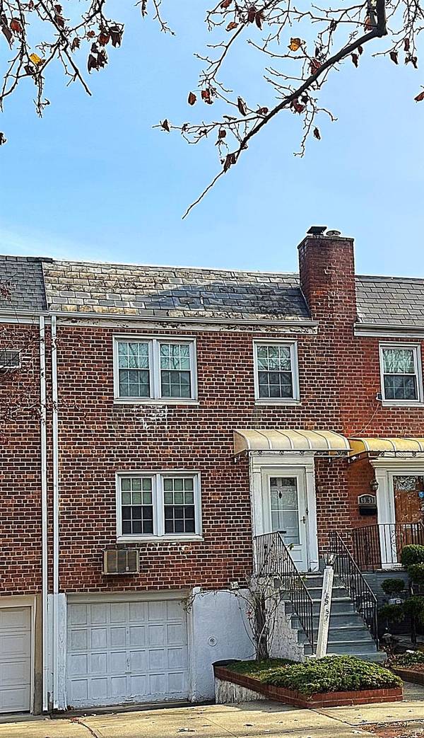 6957 197th ST, Fresh Meadows, NY 11365