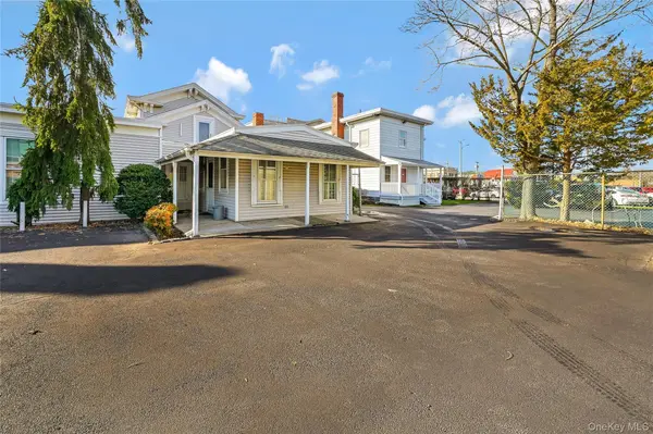 218 Griffing AVE, Riverhead, NY 11901