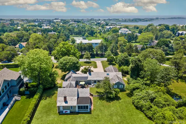19 Quaquanantuck LN, Quogue, NY 11959