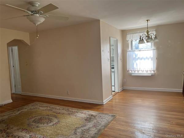 35-31 205 Street #302, Bayside, NY 11360