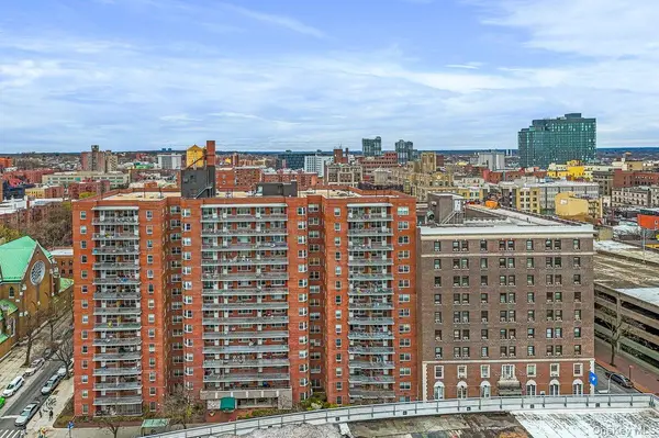 89-15 Parsons BLVD #11D, Jamaica, NY 11432
